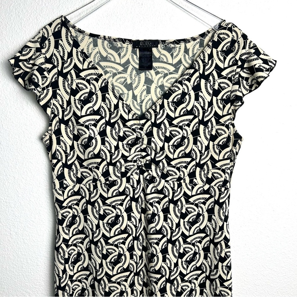 BCBG Max Azria Fan Midi Dress Cap Sleeve Ruffle Hem Black Cream Size Medium - Picture 2 of 12